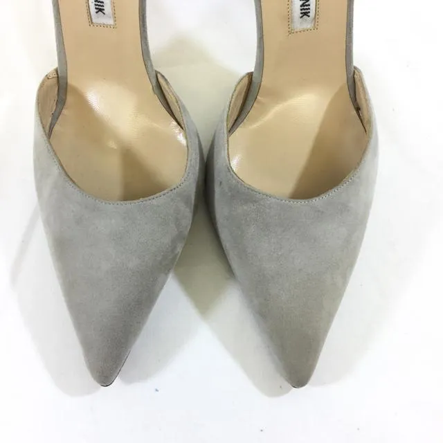 Manolo Blahnik Suede 2 Tone Stiletto Heels. Size 40