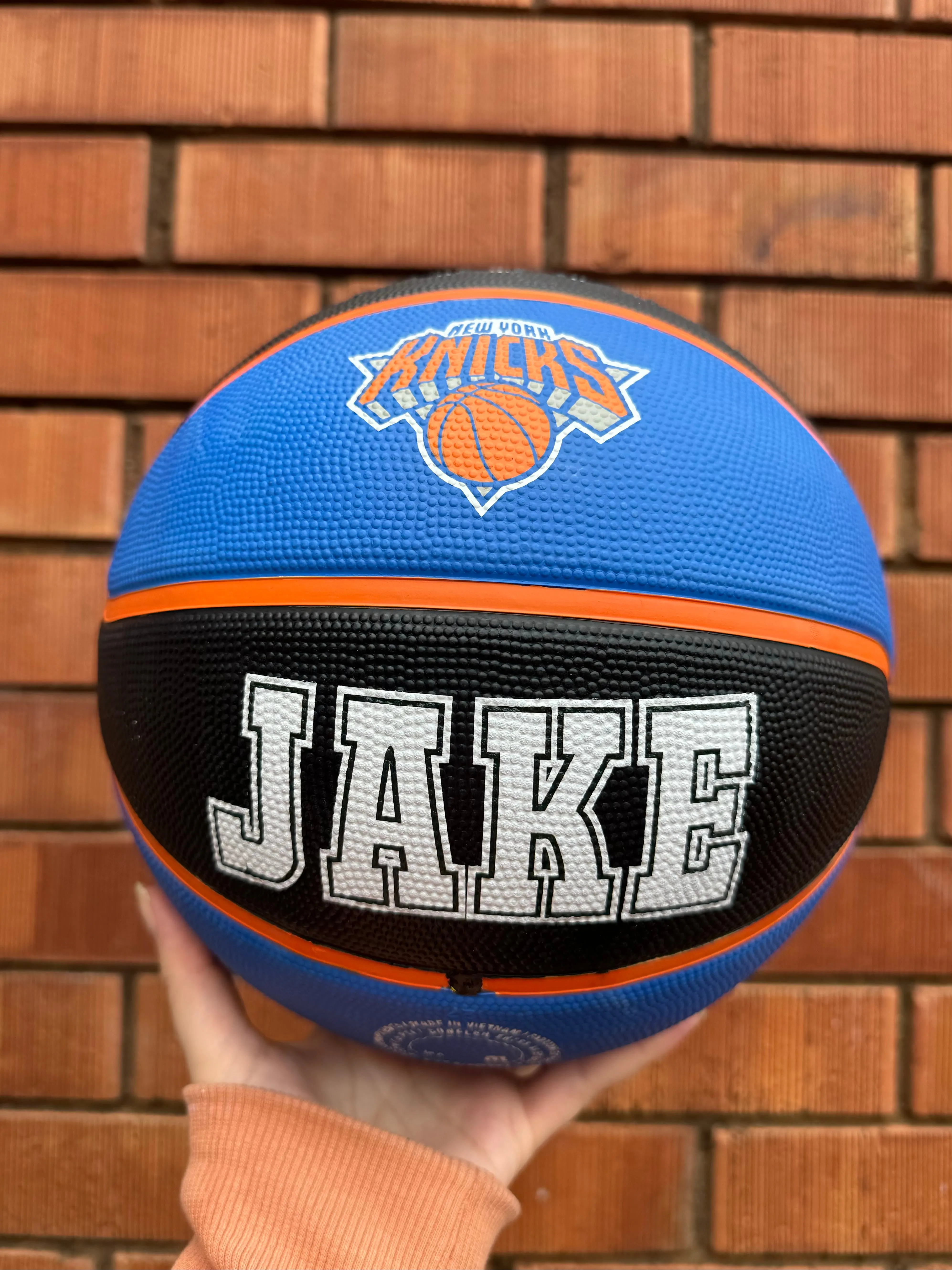 Personalised NBA Official New York Knicks Team Basketball (Size 7)